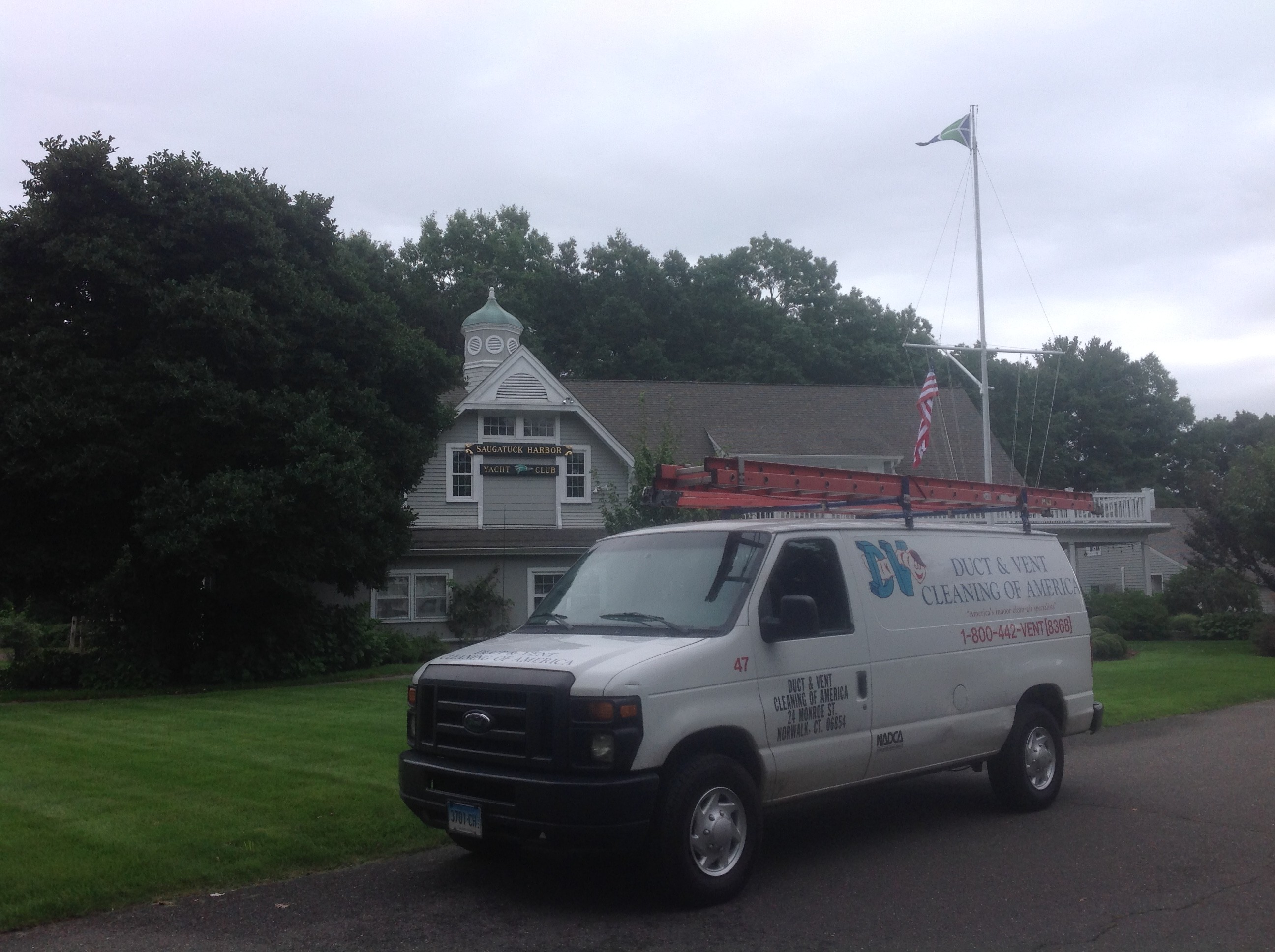 Saugatuck Harbor Yacht Club Saugatuck-Harbor-Yacht-Club.jpg